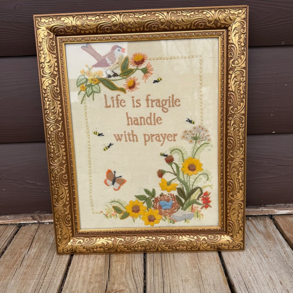 VTG Crewel Finished Embroidery Creative Circle 1004 Life Is Fragile Framed 12x15 - Picture 2 of 8